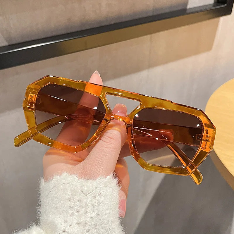 Lunettes de soleil carrées vintage